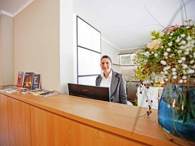 Sebcity Hotel Елванген Екстериор снимка